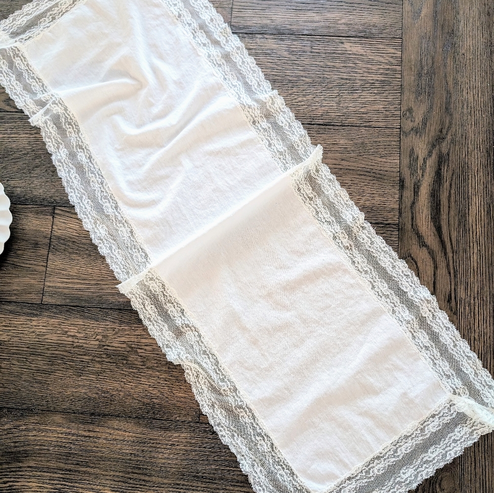 Linens - Picture 2 of 2